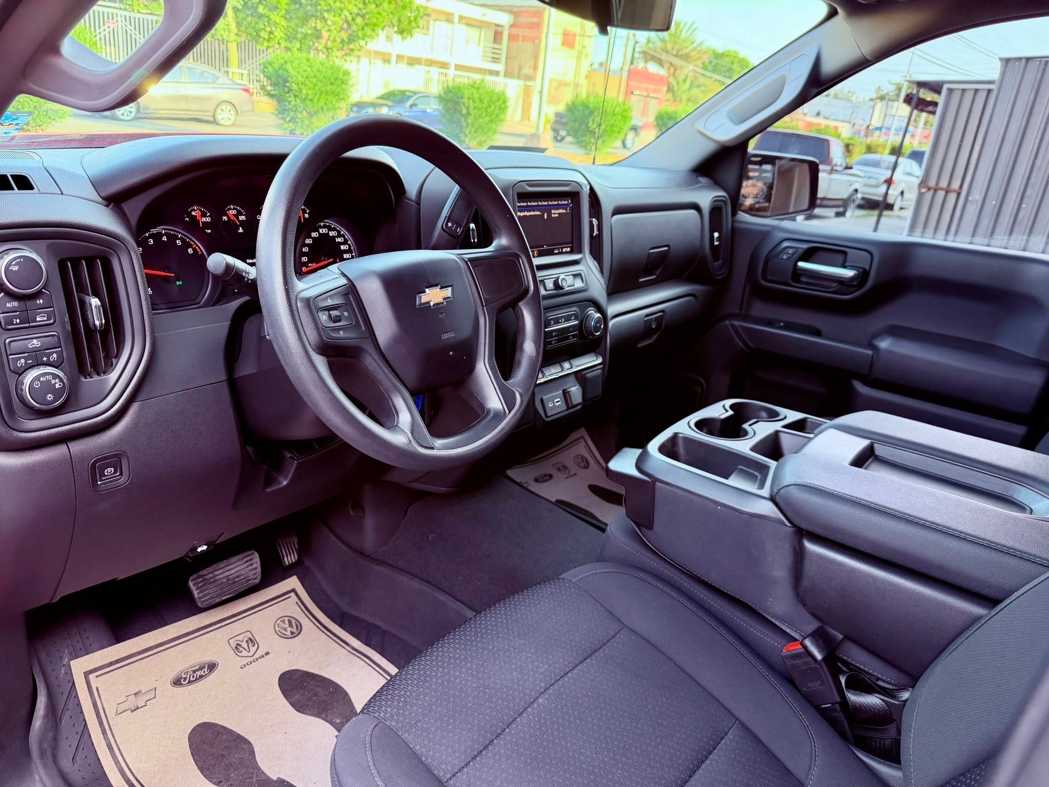 CHEVROLET SILVERADO CUSTOM 4X4 2022 - Image 11