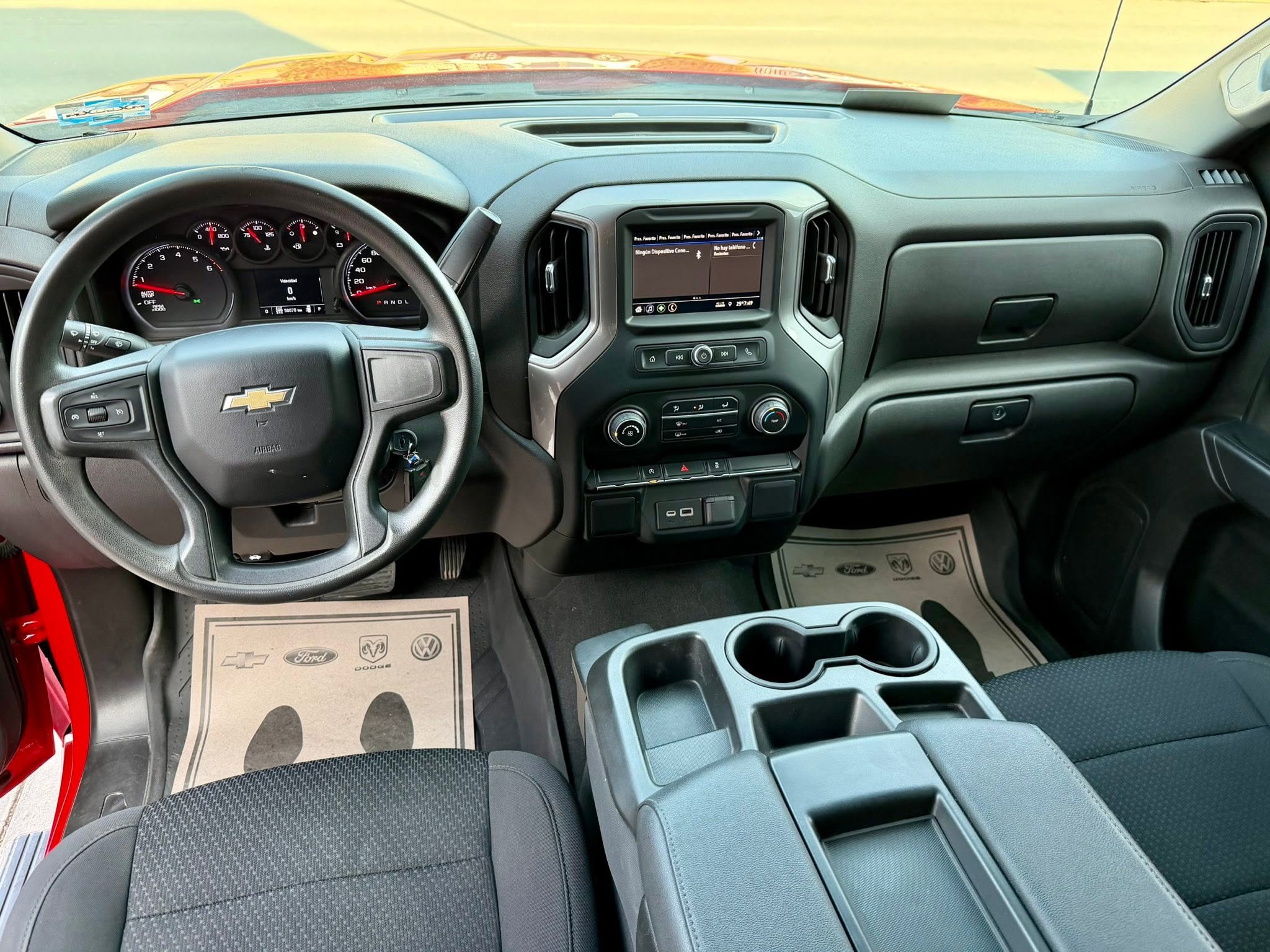 CHEVROLET SILVERADO CUSTOM 4X4 2022 - Image 12